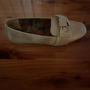 Born Cream Loafers with Bow Detail